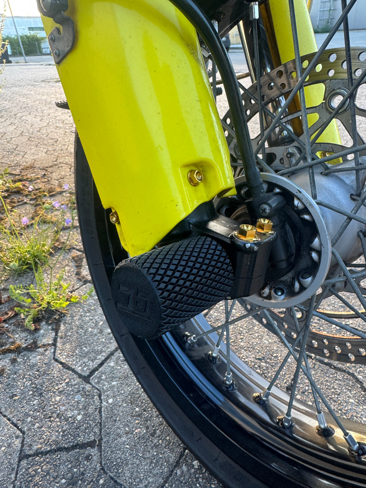 Axle Sliders Suzuki DRZ400SM | EDGECO